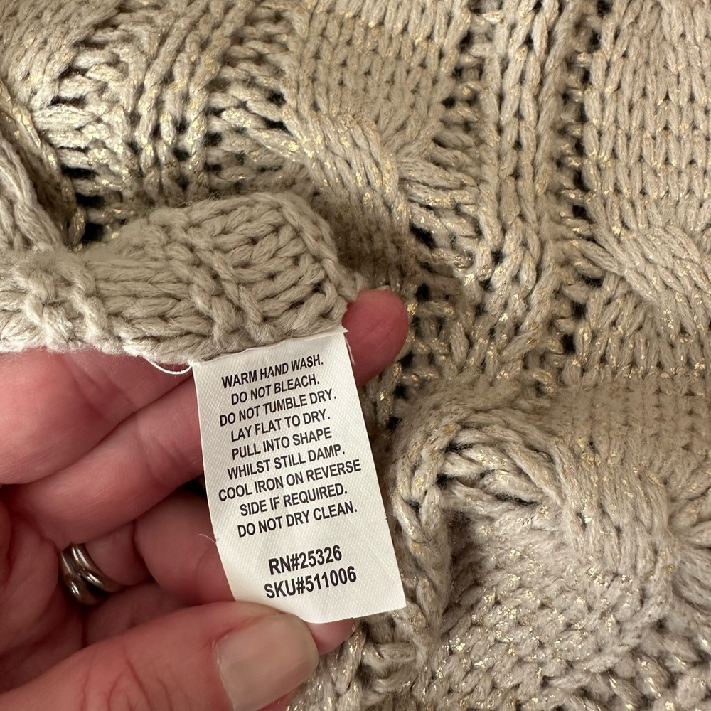 Gorgeous Decorative Throw from World Market… Pristine!! - Picture 5 of 5
